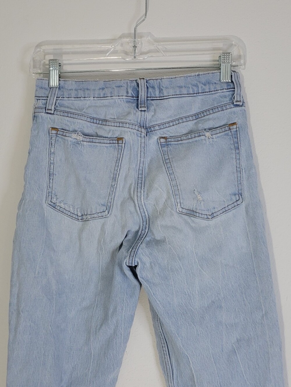 Abercrombie & Fitch Women Size 27/4 R Light Wash Cropped Women's Jeans - Picture 4 of 9